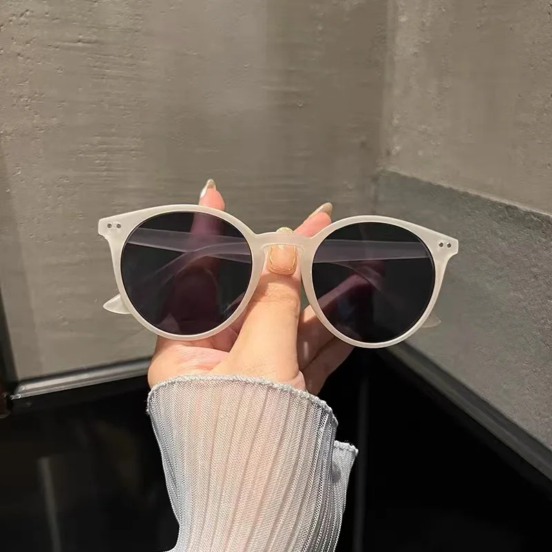 Liu Yifei Round off white sunglasses Women's sunglasses Go to windy places  New 2023