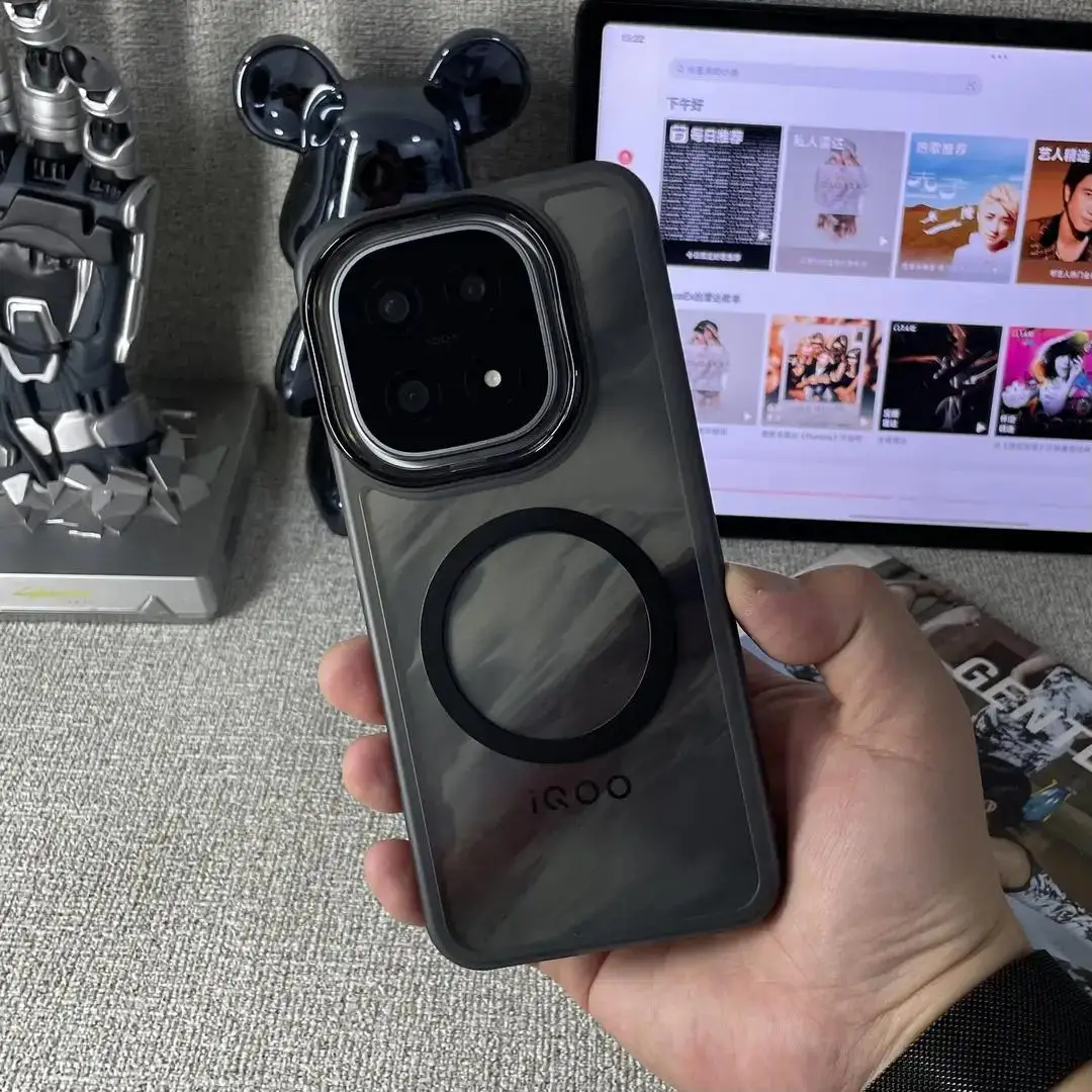 Magnetic Transparent Frosted Shockproof Silicone Phone Case with Electroplated Frame