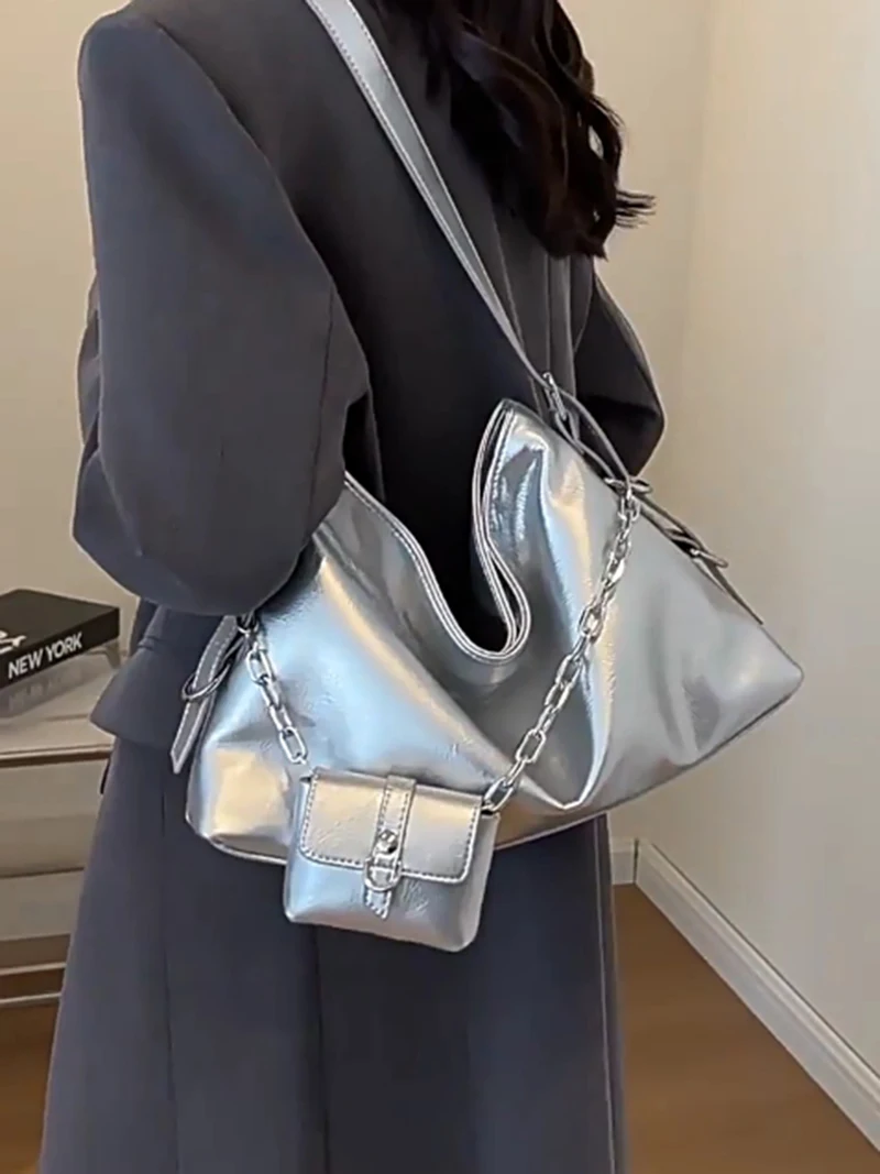 Fashion Large Capacity Tote Bag Women's New Trendy Shoulder Bag High Quality Simple and Versatile 2024 Trendy Bag