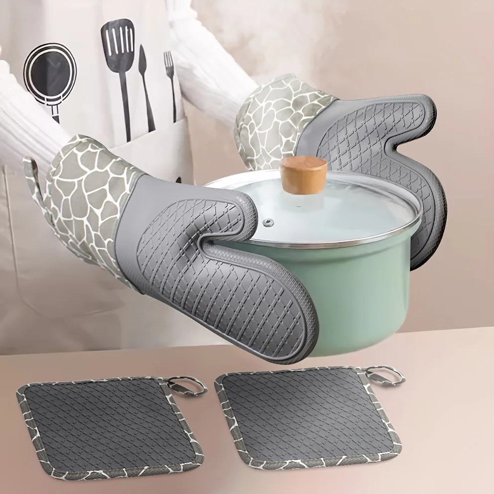 Professional Extra Long Heat Resistant Silicone Oven Mitt with Quilted Liner and Flexible Grip