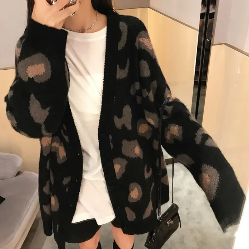New Fashion V-neck Leopard Print Cardigan Long-sleeved Sweater Fashion New Knitted Single-breasted Jacket
