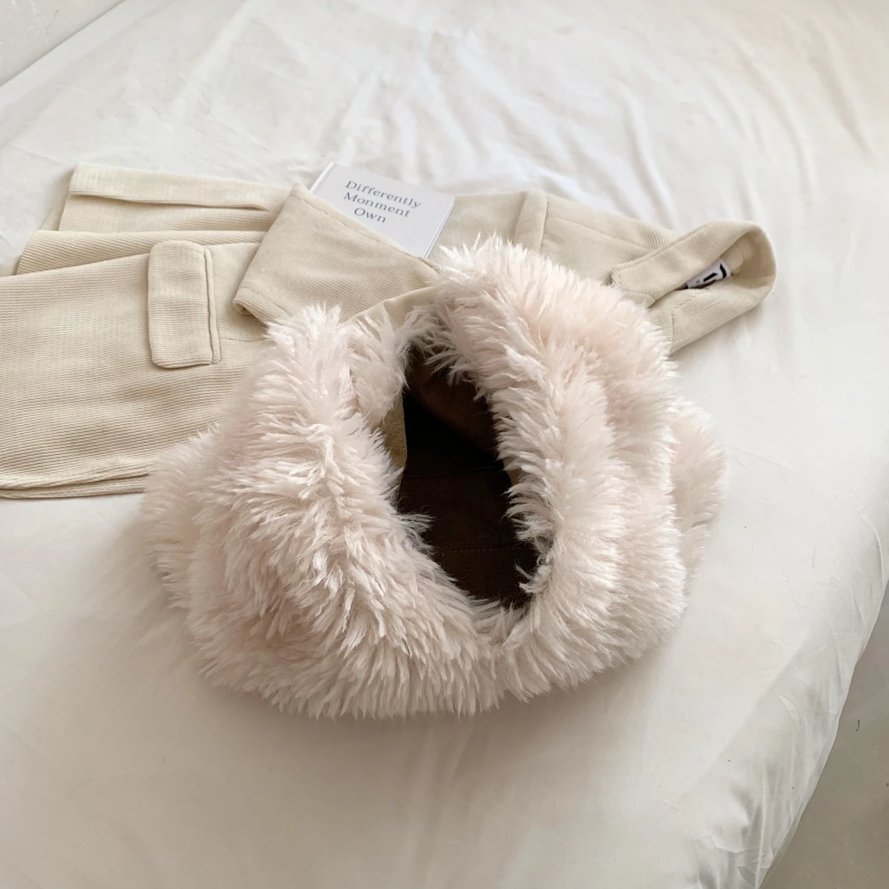 2024 Winter Frauen Tasche Mode Faux Pelz Schulter Tasche Weichen, Flauschigen Plüsch Handtasche Tote Große Kapazität Lamm Wolle Einkaufstasche Dame – Detail 31