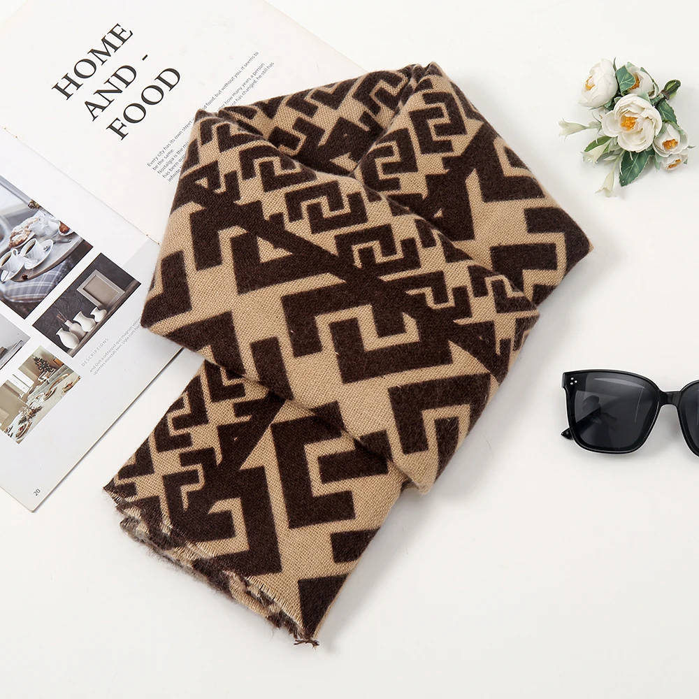 Рисунок 5 - Роскошный брендовый женский зимний шарф