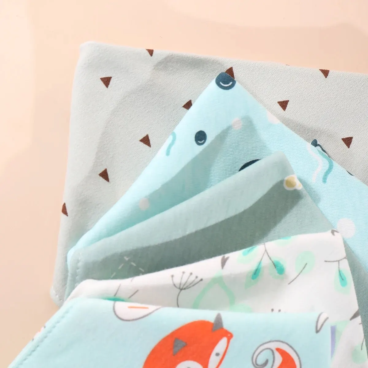 5pcs Cartoon Cotton Bibs 2