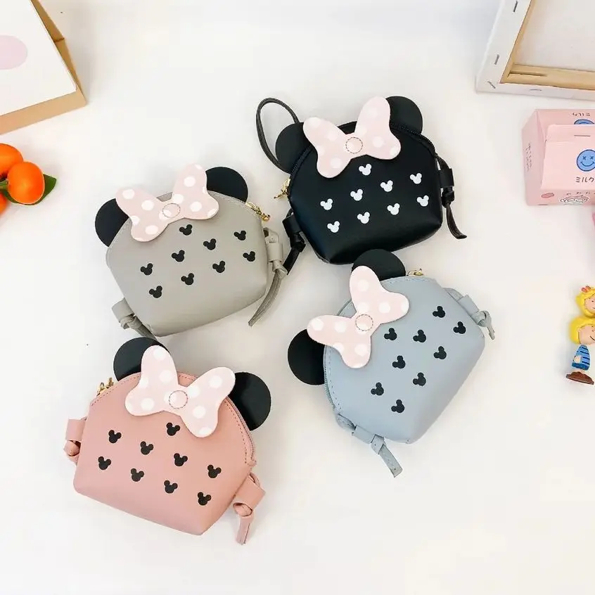 

Children's crossbody bag, cute bow accessories, high-quality leather material,