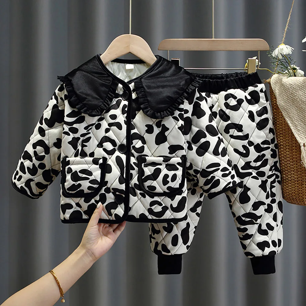 

Детский комплект из двух предметов, зимняя куртка с хлопковой подкладкой и леопардовым принтом, плотный теплый топ и штаны для девочек, с воротником «Питер Пэн»