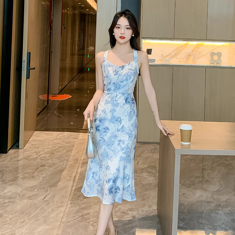 

2023 New Dress French Hanging Neck And Hip Wrapping Women'S Summer And Sexy Open Back Strap Free Shipping