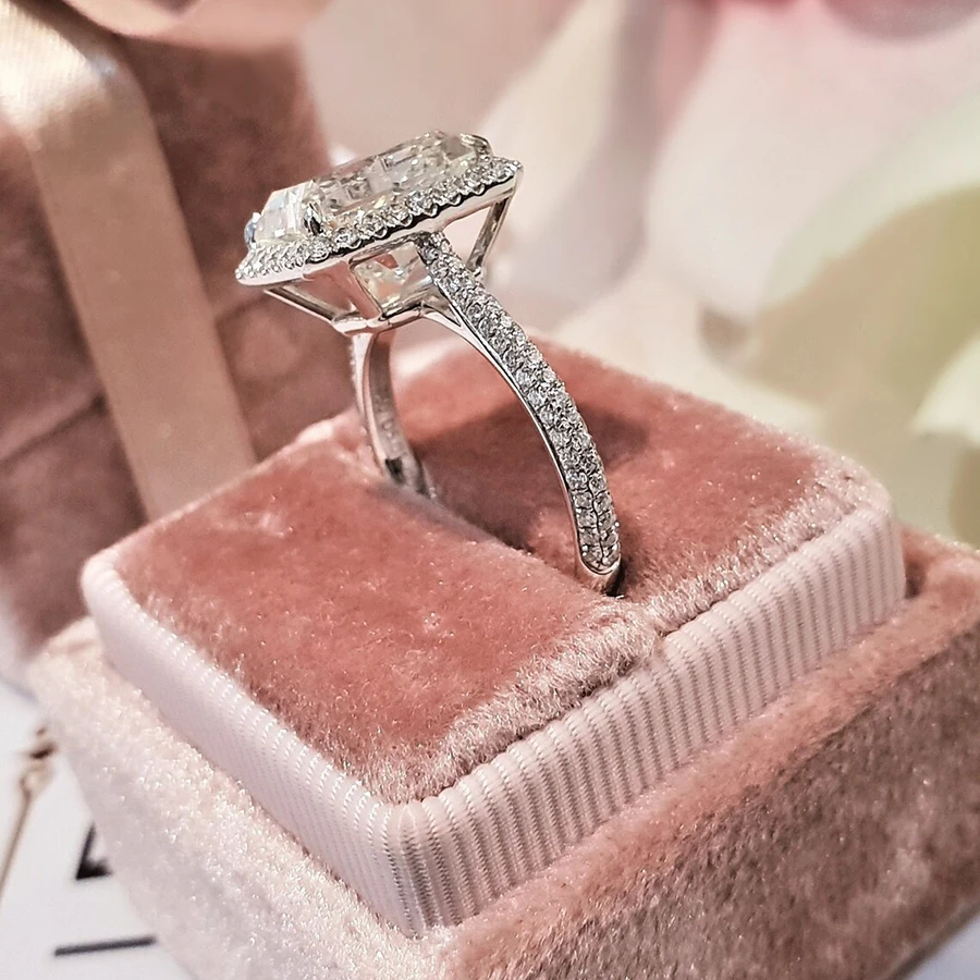 Рисунок 4 - Обручальное кольцо из белого золота