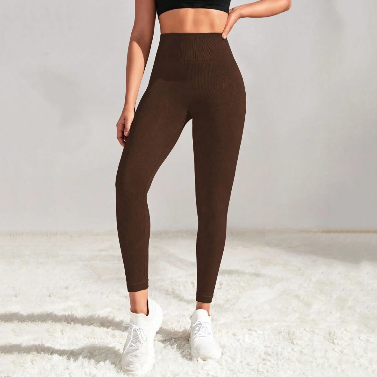 High-waist fit detail