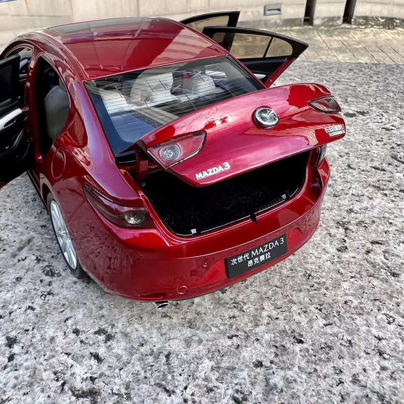 新しい 1:18 マツダ 3 アクセラ合金車モデルダイキャストメタル