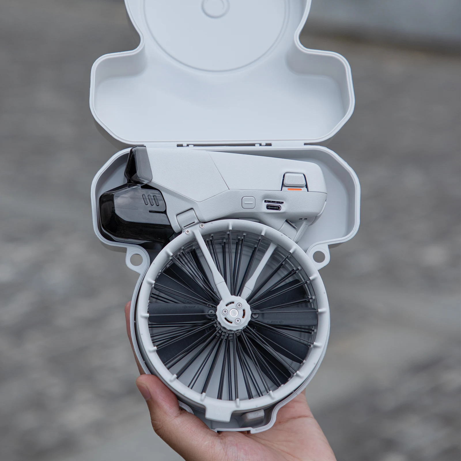 Drone DJI Mini 4 Pro Fly More Combo Plus – 4K HDR, 34min Autonomie