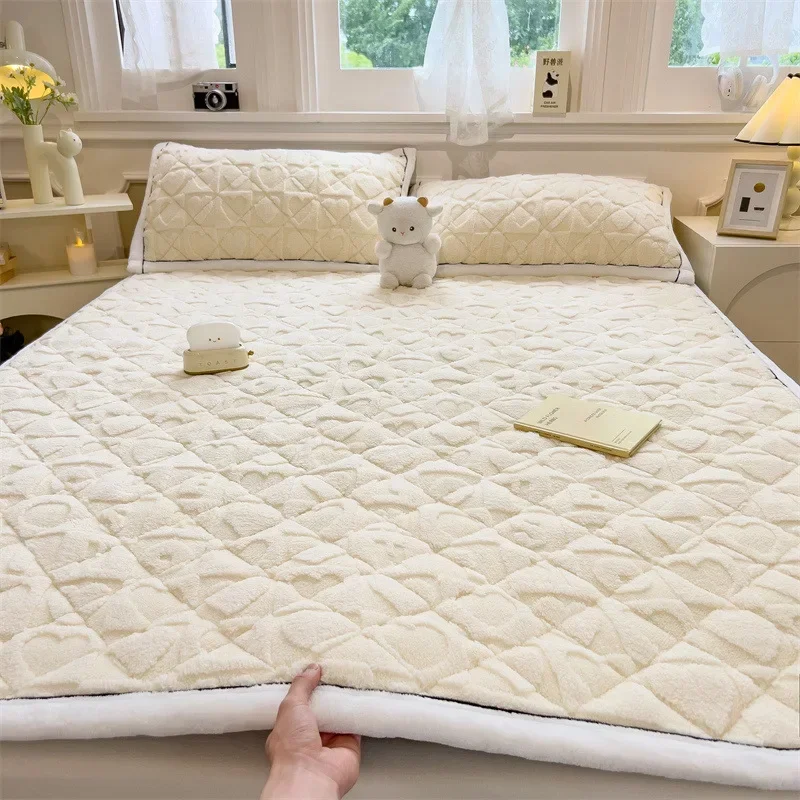 Jacquard Winter Milk Fleece Mattress Soft Cushion Bed Pad