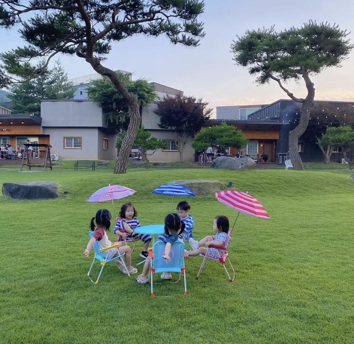 Hot Sale Summer Beach Chair Children's Outdoor Beach Chair Camping Leisure Portable Folding Outdoor Shade Table Set