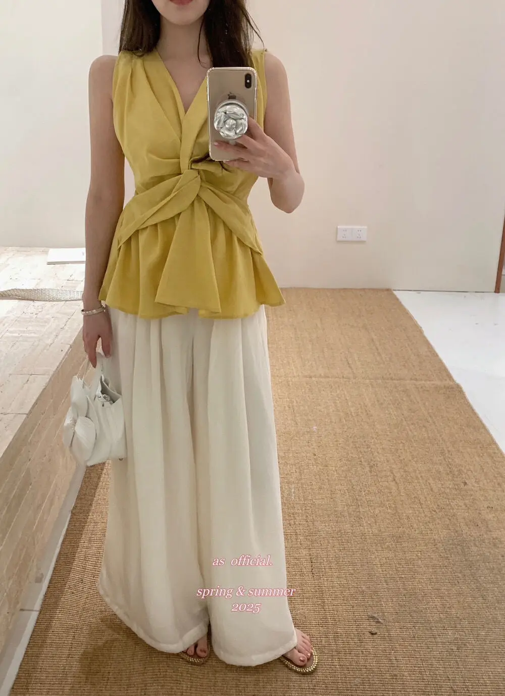 Designer Twist Knot V-neck Vest for Women 2025 Summer New Resort Style Niche Slim-fit Unique Sleeveless Top image