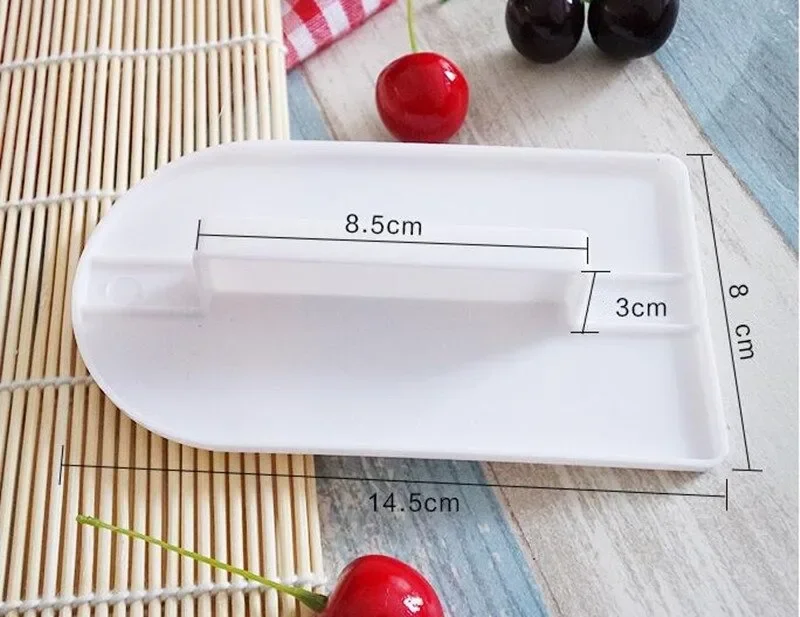Description Picture 3 of itemPlastic Cake Smoother DIY Fondant Cake Smoother Spatulas Scraper Polisher Tools Mold Cake Brush Baking Tools Kitchen Accessories
