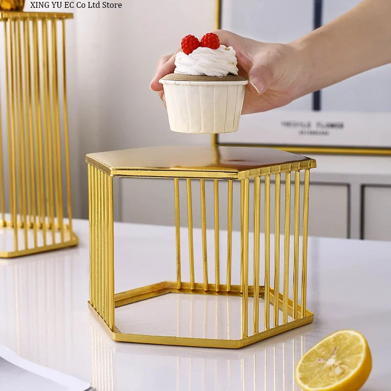 Golden Wrought Iron Dessert Display Tray Dessert Fruit Tray Home Creative Living Room Cake Display Tray Creative Display Stand 4