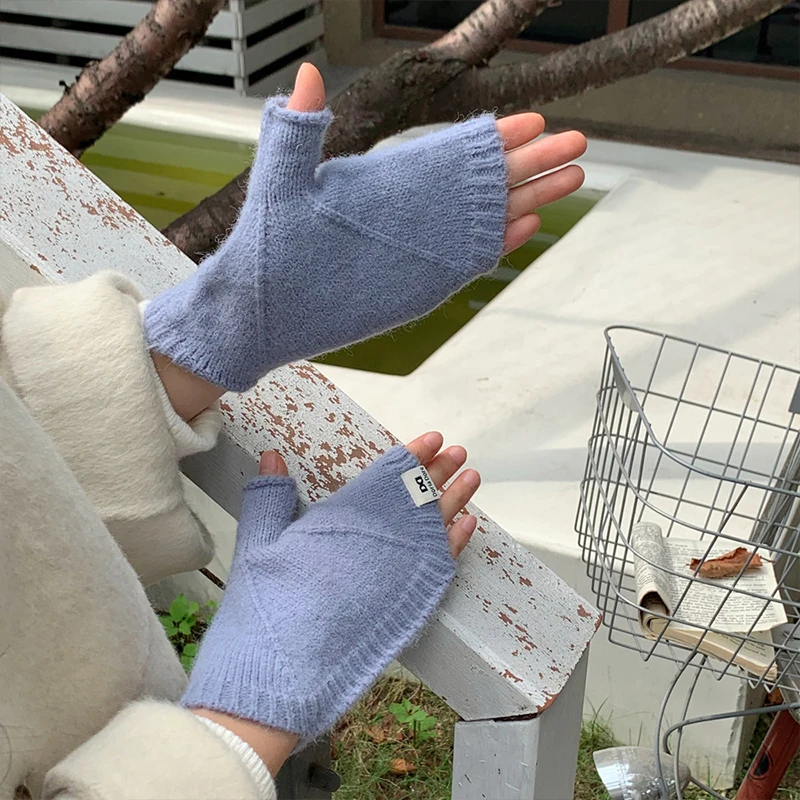Creative Shell Shape Knitted Half Finger Gloves For Women Men Autumn Winter Warm Touch Screen Fingerless Gloves Wrist Mittens
