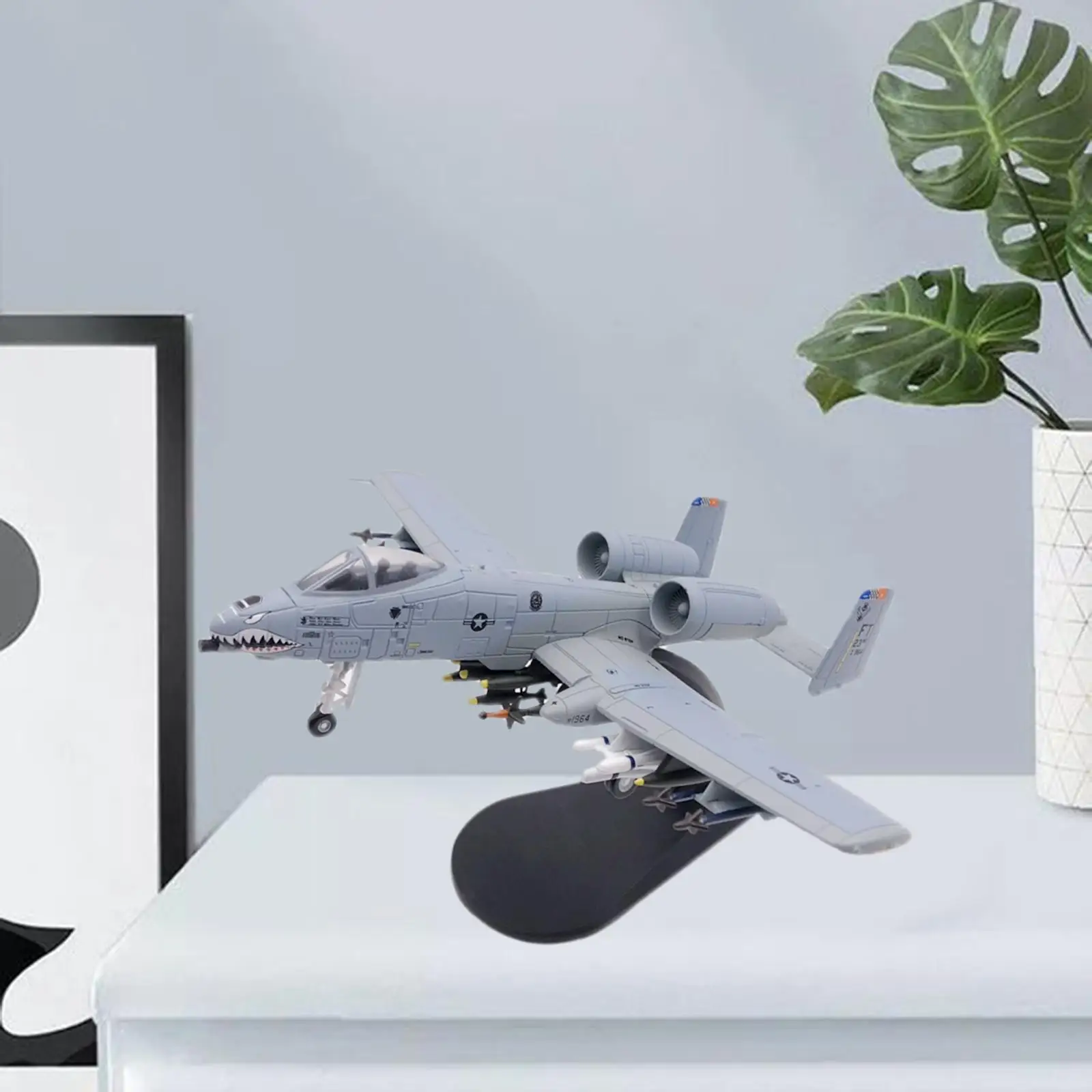 Baoblaze USA A-10 Attacker Aircraft 1:100 Scale Warthog Diecast Display Model with Stand Home Office Decoration or Gift