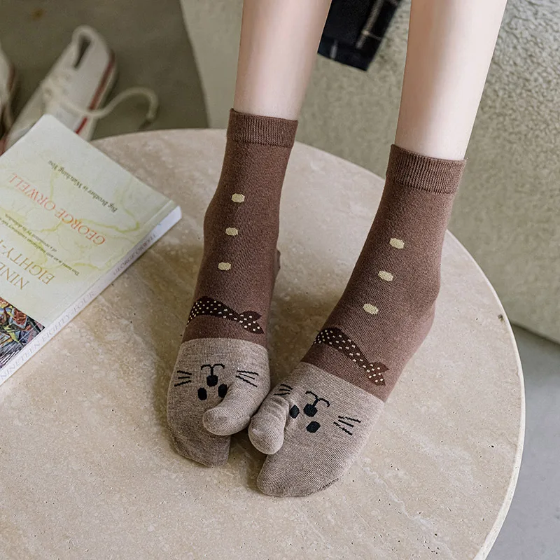 

6 Pairs/lot Cat Flip Flops Socks Japanese Tabi Socks Women Cotton Sweat-absorbing Warm Socks Split Two Toe Socks Two-tone socks