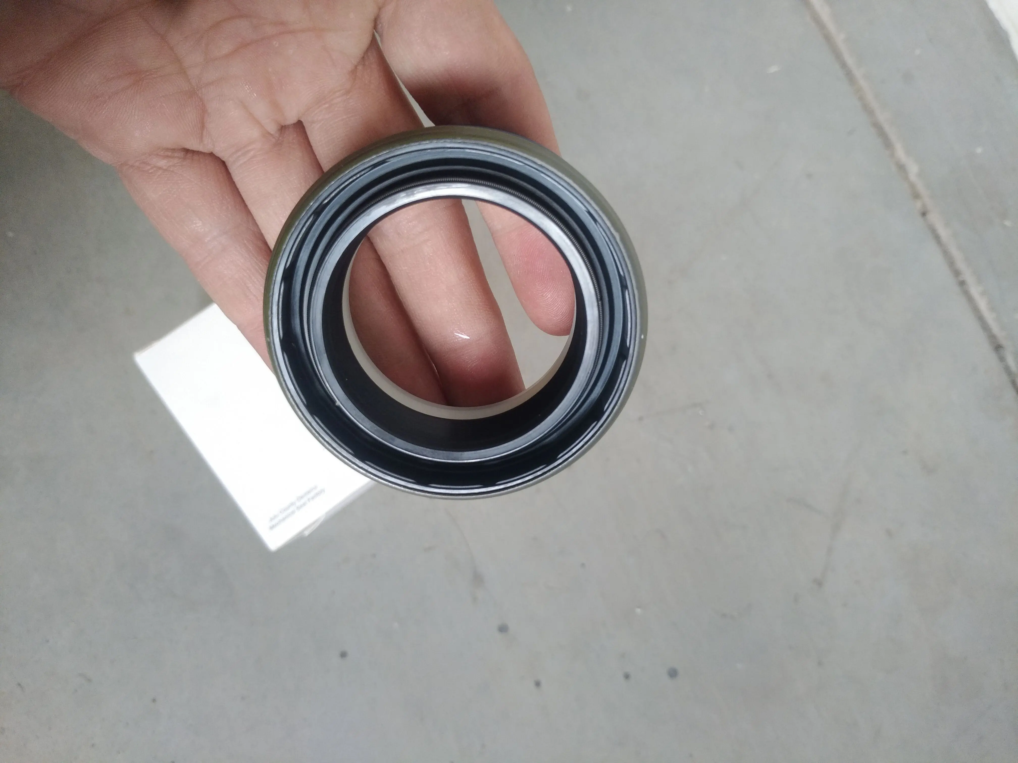 DMHUI brand Tractors differential shaft seal 1030B COMBI 45X65X25 or 45*65*25 NBR rubber for TS 16949