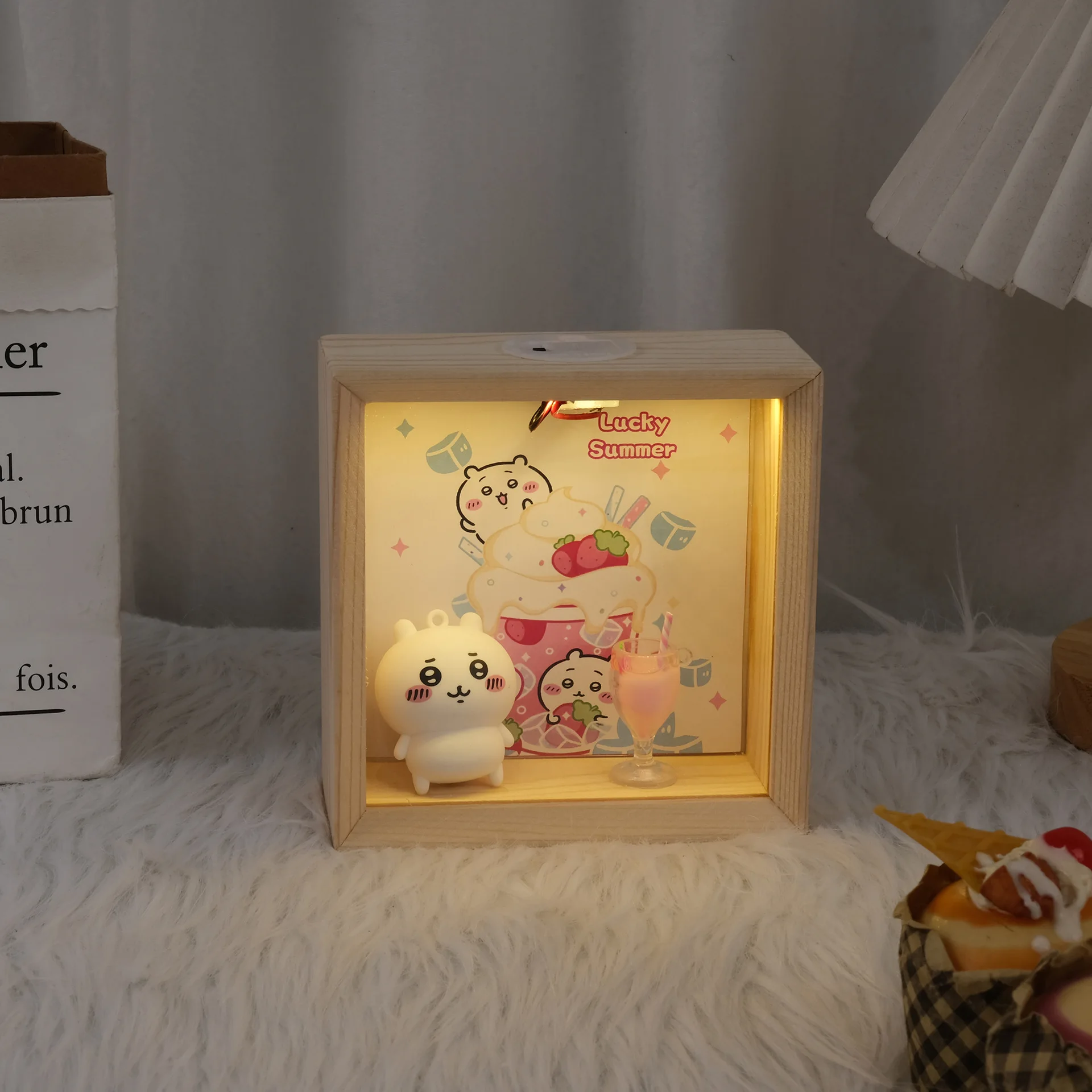 thumbnail image 1 of Nueva caja sorpresa de moda de Chiikawa con pantalla funcional y luz de noche, lámpara para dormitorio infantil, caja misteriosa, figura coleccionable, 1 of 4