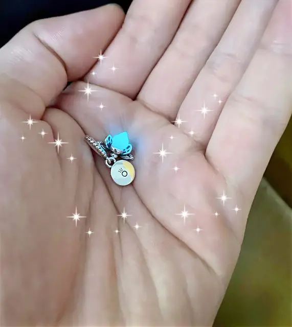 다양한 스타일링이 가능한 2022 야광 반딧불 꽃 댕글 참 펜던트 비즈 핏