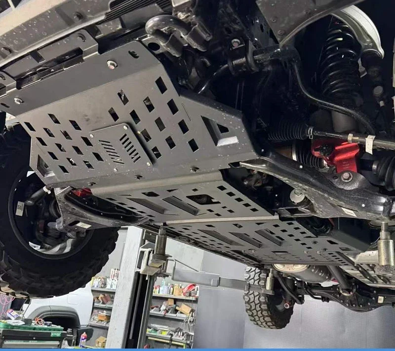 Car chassis armored engine lower guard modification