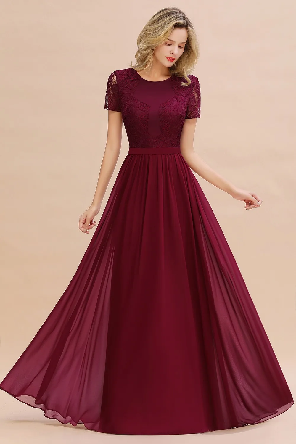 Jacqueline Largo Gasa Vestido De Dama De Honor Con Mangas De La Tapa Borgoña