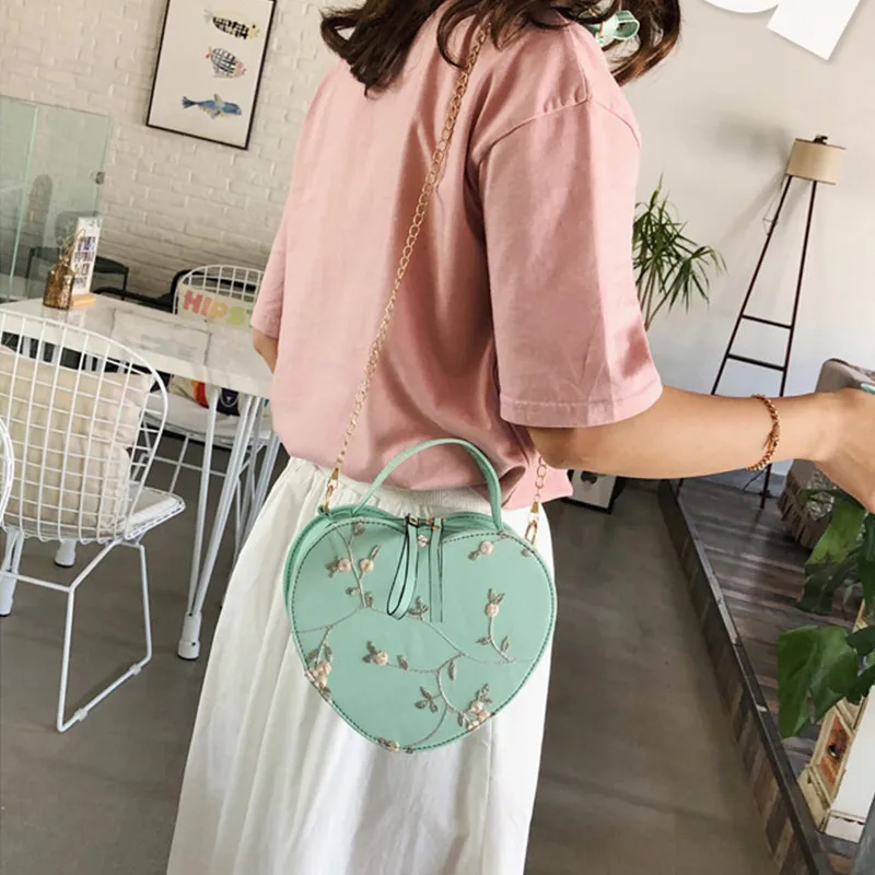 Piccola borsa a tracolla floreale in ecopelle per donna con cuore_voghion.com