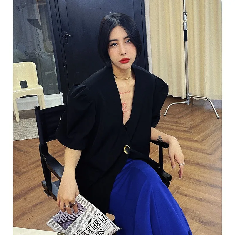 Рисунок 6 - Женский свободный блейзер с V-образным вырезом