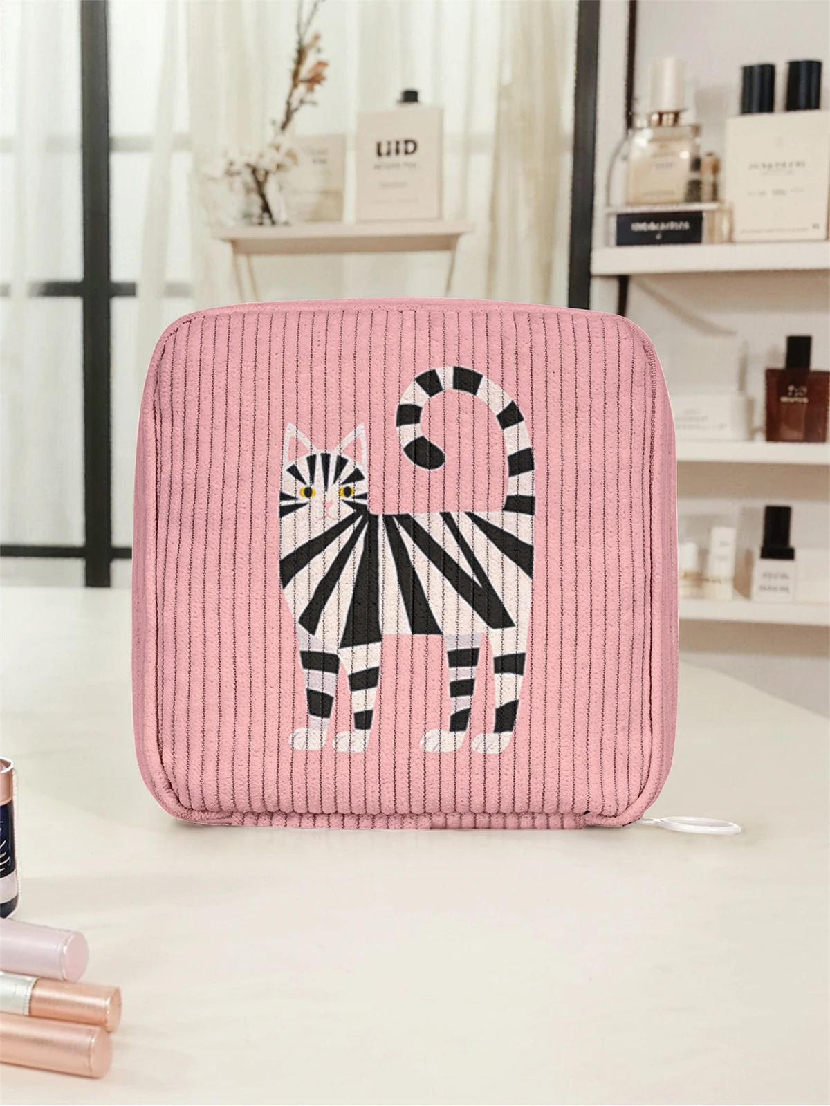 Cartoon cat pattern printed sanitary napkin storage bag, women's lightweight tissue bag, sanitary tissue bag