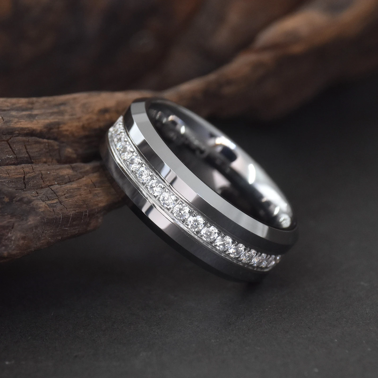 Anello Carburo Di Tungsteno Legno Anello Matrimonio Uomo In Tungsteno E Legno Oliva - Larghezza 8 Mm, Nero, Finitura Brushed, Marca ATOP Anello