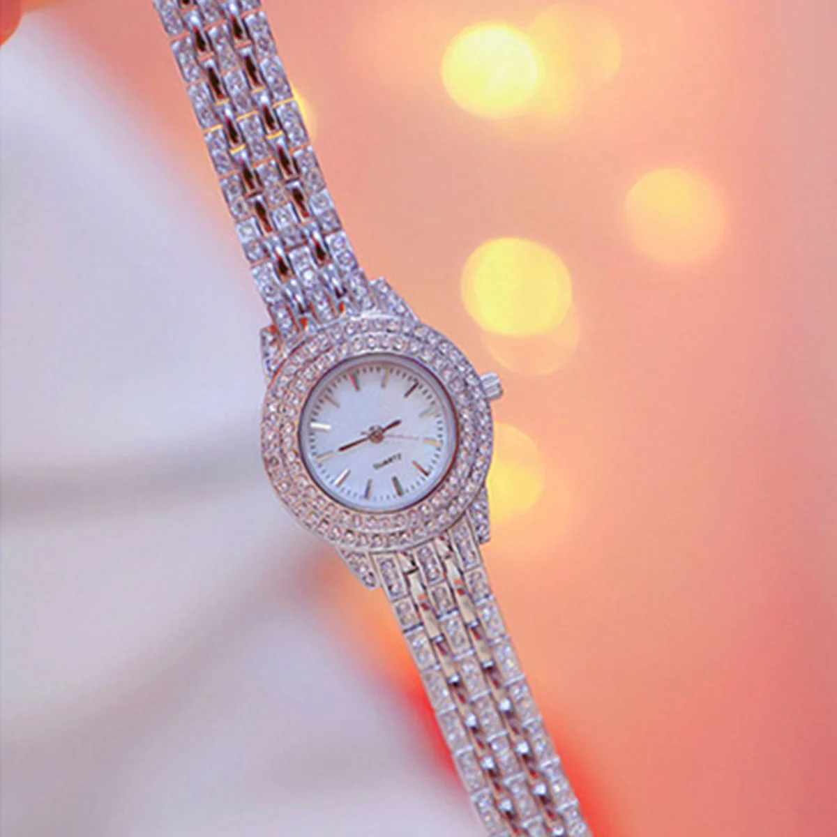 2pcs Fashionable Diamond Studded Real Nail Scale Alloy Set Quartz women watches FOR WOMEN'S