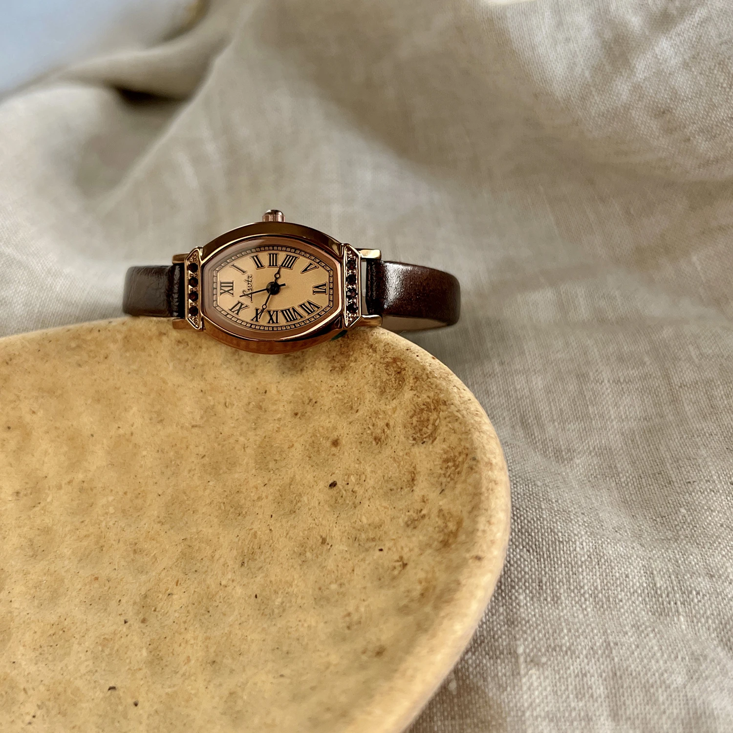 1pc Vintage Casual Elegant Women's Coffee Brown Leather Strap