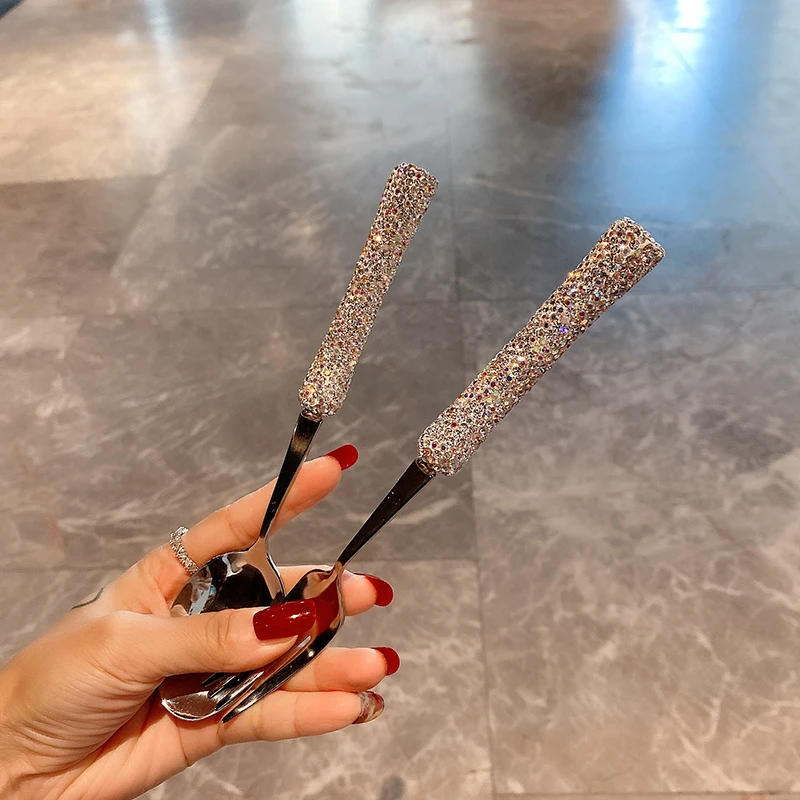 Description Picture 6 of itemLuxury Spoon Fork Knife Chopsticks Set 304 Stainless Steel Cutlery Tableware Sparkling Diamond Flatware Dinnerware Set With Case