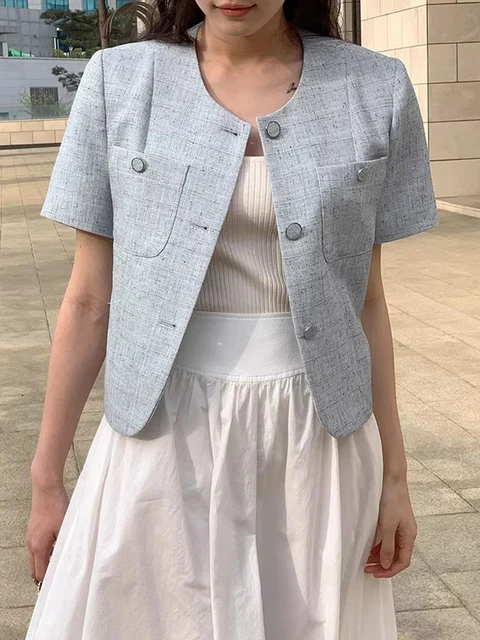 세련된 Sweettweed 스타일 라운드 넥 자켓: 여름 스타일의 정수