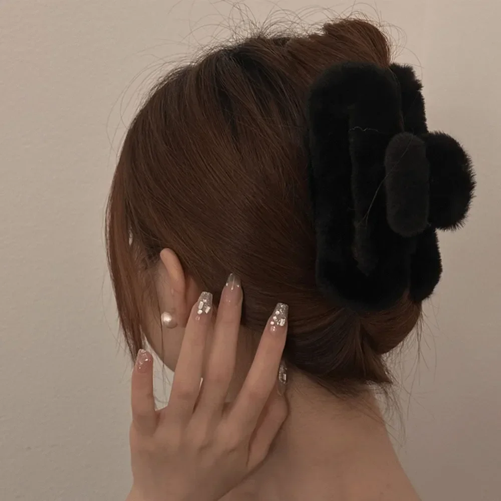 Pastel Square Fur Hair Claw Clip - 11cm Large Hollow Rectangular Hairpin for Women, Plush Shark Grip Hair Accessories