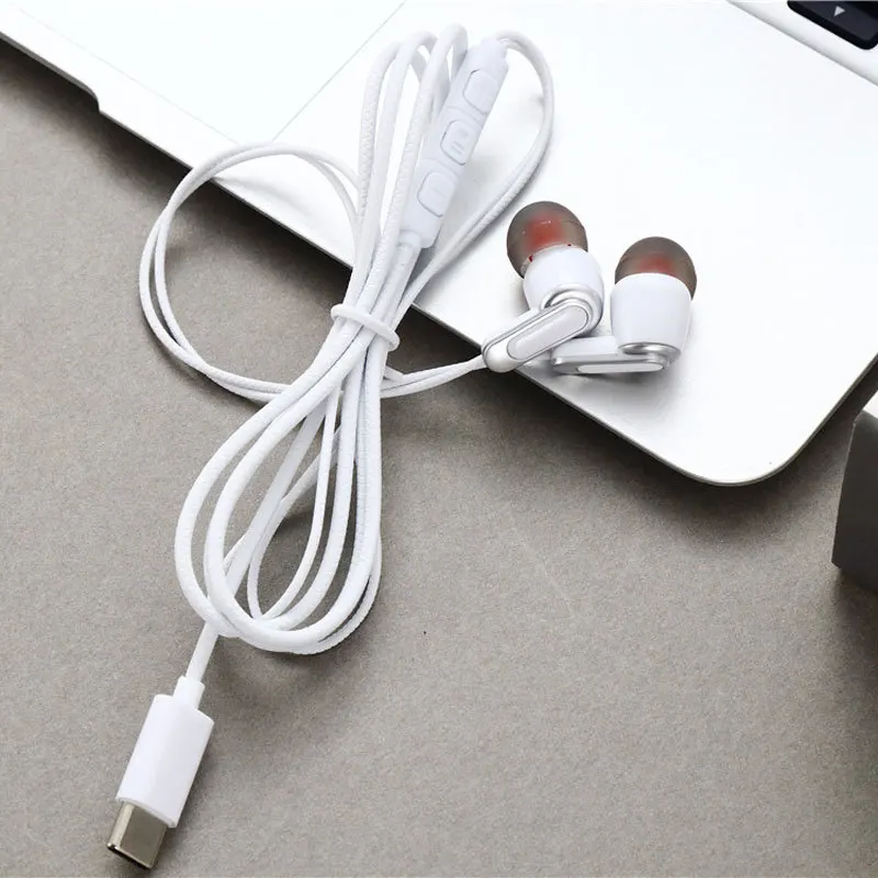 Digital Chip Type-c wired earphones factory wholesale live broadcast e-sports tuning suitable for iPhone Samsung xiaomi Phone 6