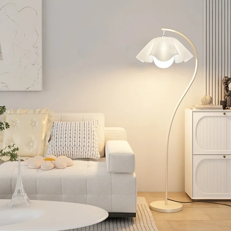 

French Vintage Living Room Petal Led Floor Lamps Bedroom Bedside Lamp Study Vertical Decorative Ambient Lights Home Decor