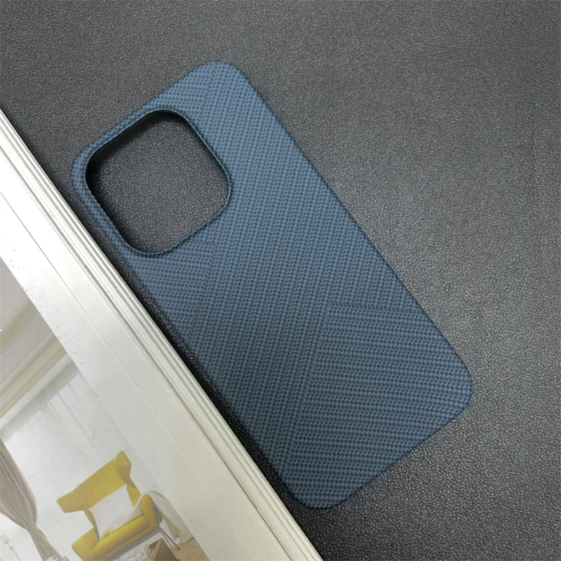 Retro Cooling Ultra Thin Carbon Fiber Pattern Frosted Frameless Business Case Cover