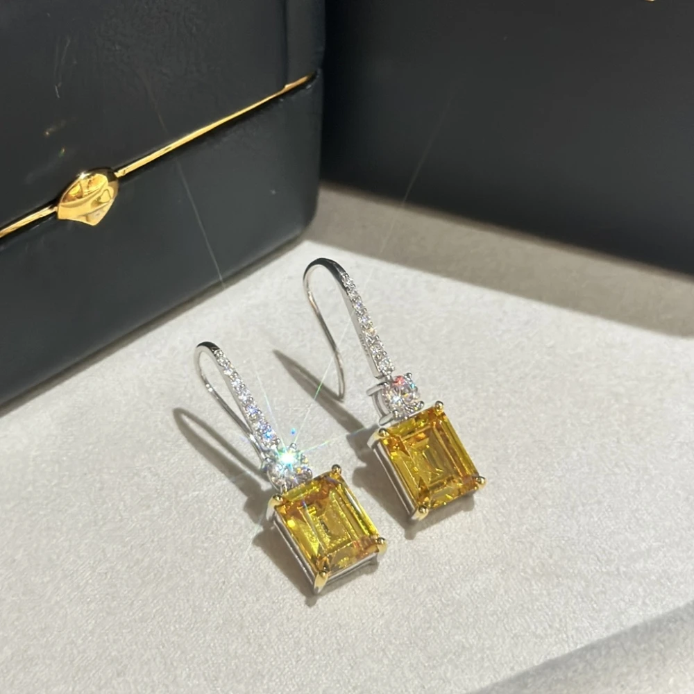 

2023 Hot Selling Square Yellow Zircon Earrings Temperament Exquisite Senior Sense S925 Sterling Silver