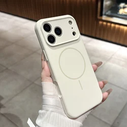 Fashion Bright Lucky Red Liquid Silicone Magnetic Case with Candy Matte Finish - iPhone 15 (Antique White)