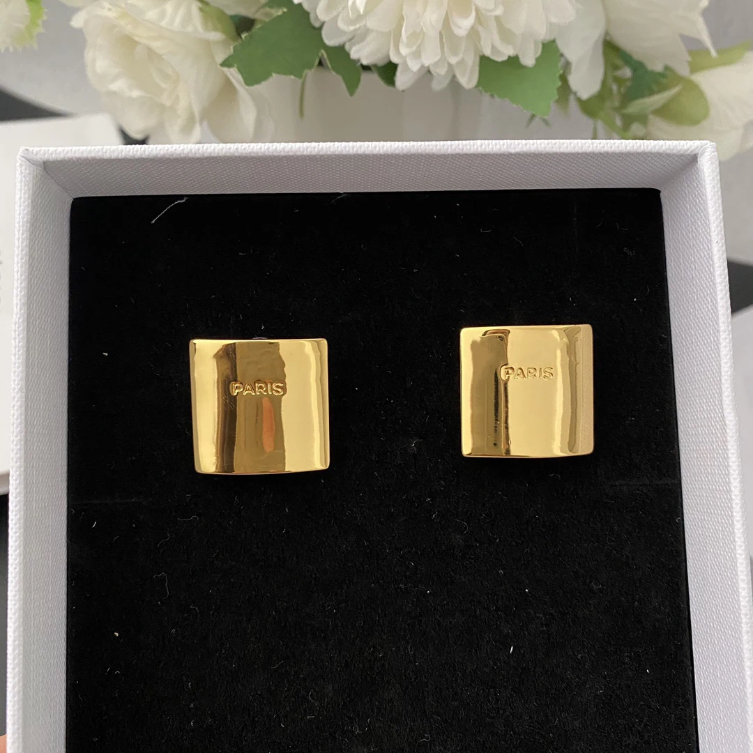 

Hot Famous Designer Brand Square Gold Big Fashion Earrings Women Top Quality Luxury Jewelry Trend Party Runway