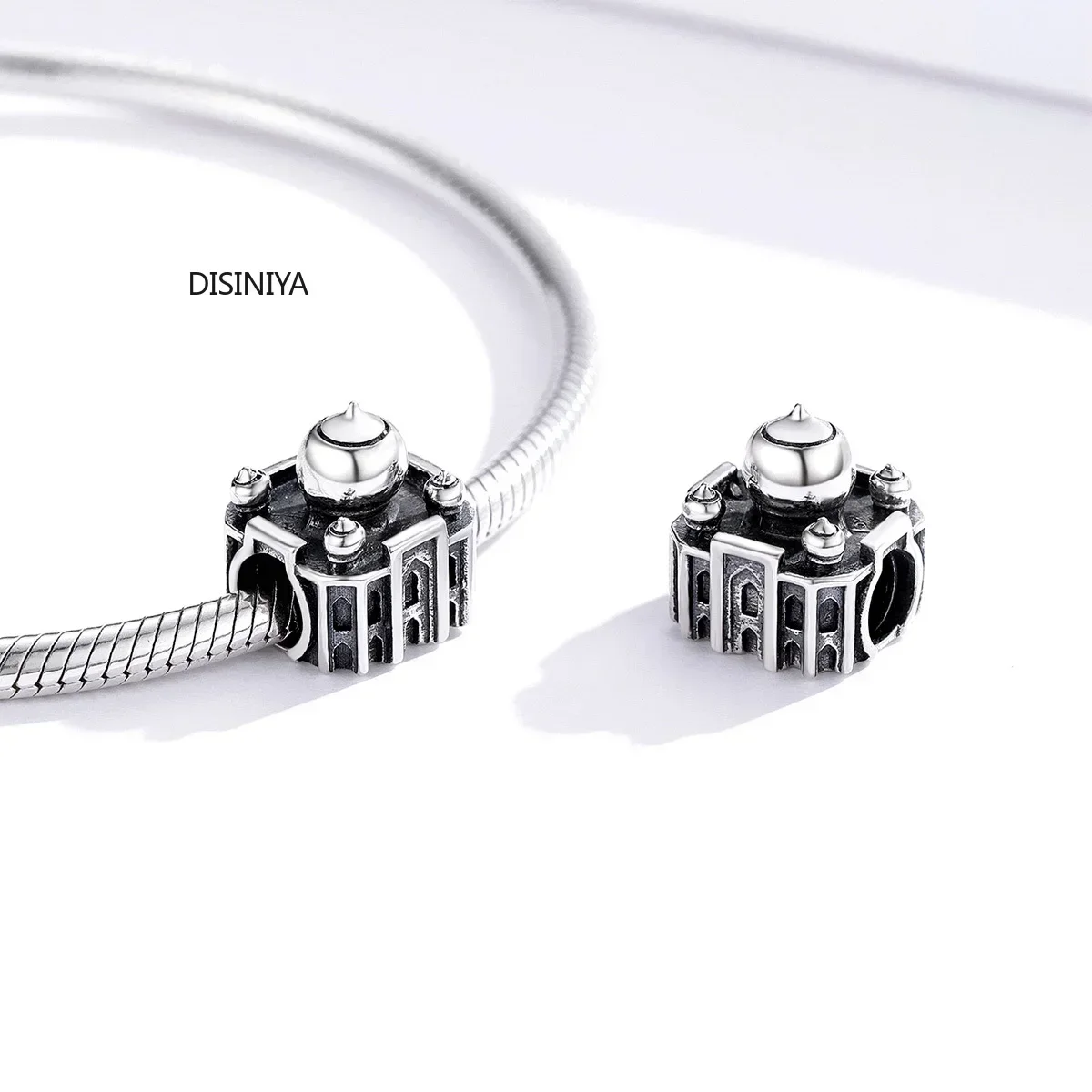 Рисунок 3 - Оригинальный металлический браслет DISINIYA