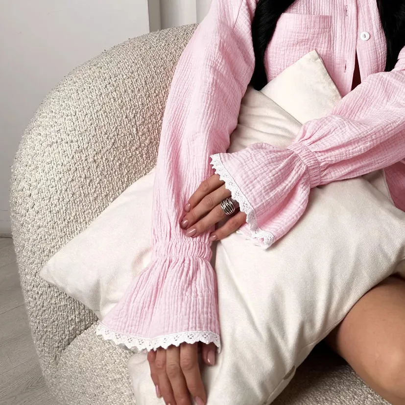 캐주얼 크레이프 코튼 핑크 투피스 세트, 레이스 랜턴 소매 셔츠 및 헐렁한 반바지, 용수철 여름 잠옷