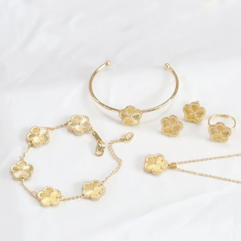 Cdd新ゴールド色の花5ピース/セットイヤリングリングブレスレット 