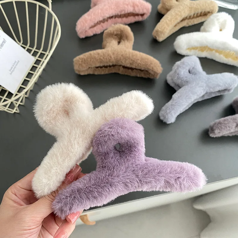 

Free Shipping Headdress Winter Plush Hair Claw Clips Gentle Large Faux Fur Hair Clip Barrette Crab Headwear for Women Girls Hair