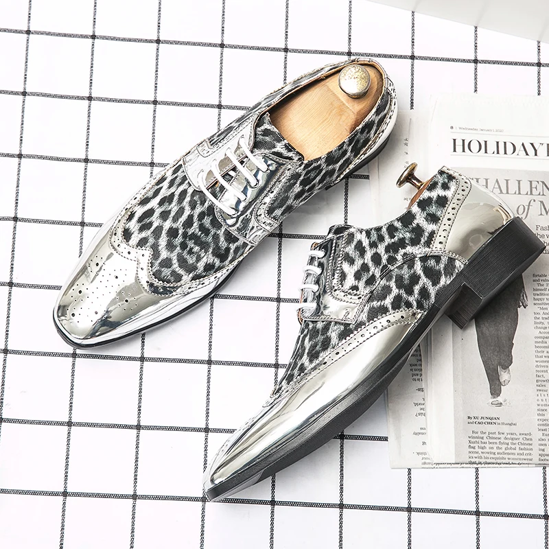

2023 new Spring and autumn men shoes gold Bright skin male comfortable oxford shoes luxury brogues mens Business Moccasin shoes