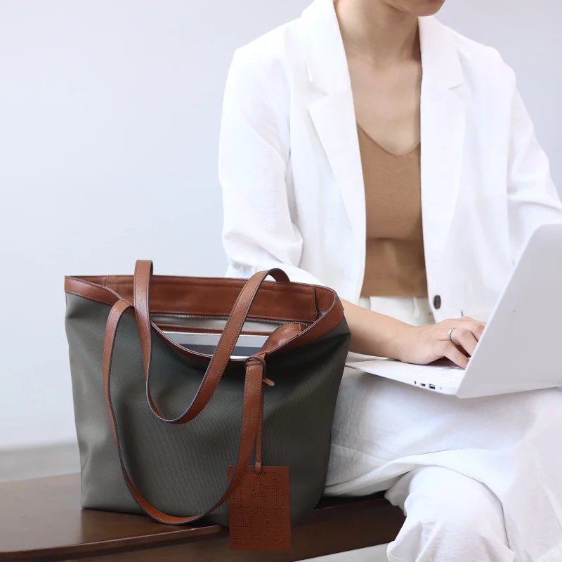 Large Capacity Nylon Zipper Tote For Women Sturdy And Durable Shoulder Bags Suitable For Working And Daily Using Handbag 1