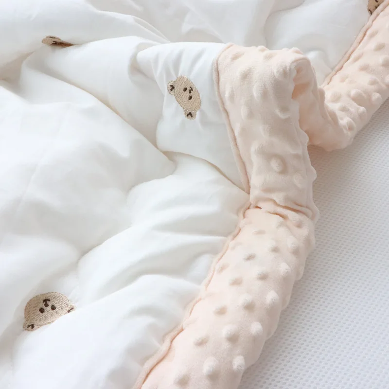 100% Cotton Double Layer Gauze Bear Children Bedding Quiled Baby Blanket Covering for Cribs Newborn Quilts